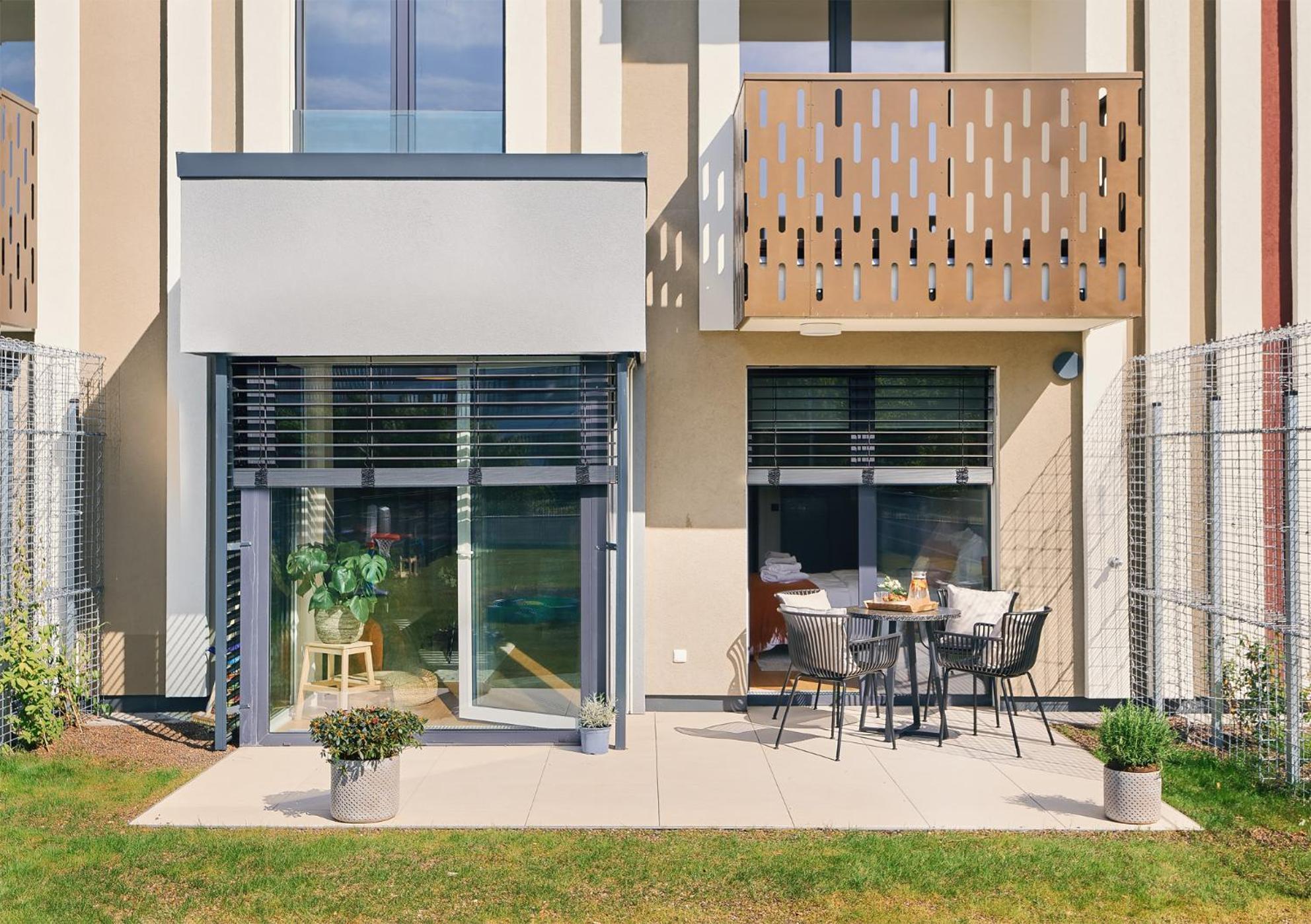 Beta Home - Free Garage, Air Condition, Garden, At Metro, 2Nd Parking On Request - Prague, Prague